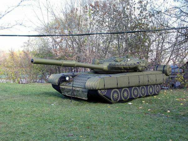 泽普陆地军事假目标坦克